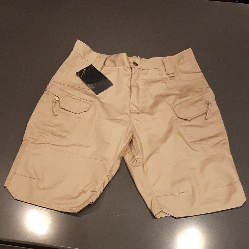 Men's Tan Cargo Shorts
